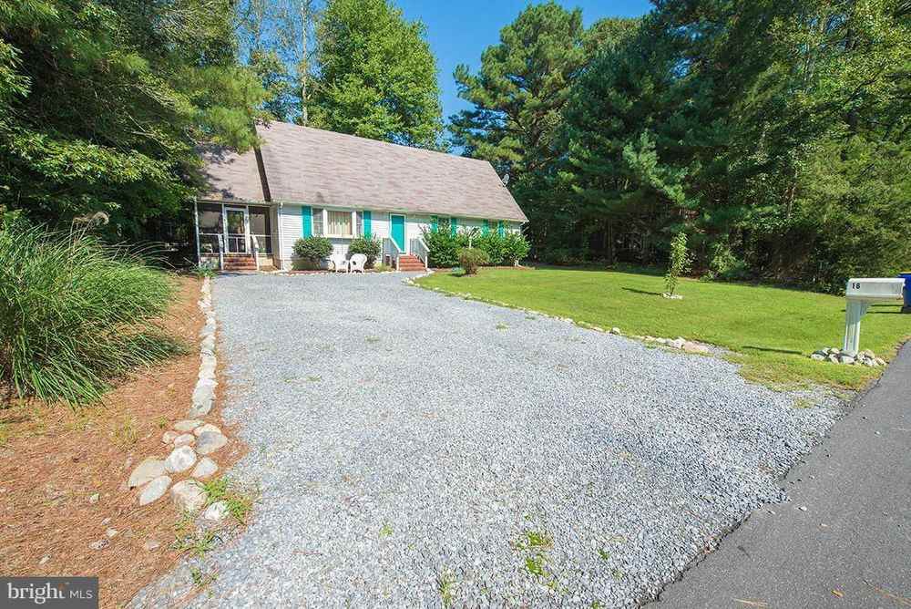 16 Calgary Ave - Photo 2 of 50