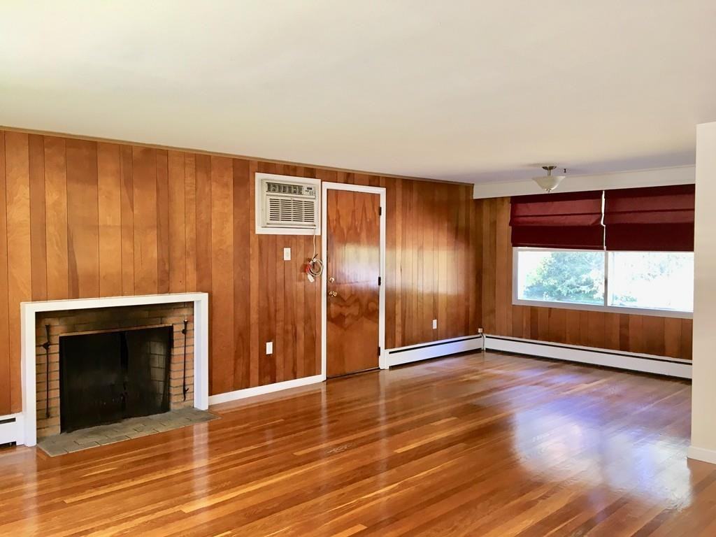 18 Fairlawn Ln - Photo 2 of 28