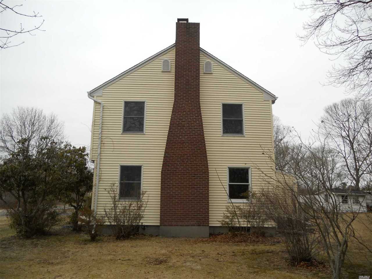 1213 Broadway Ave - Photo 2 of 16