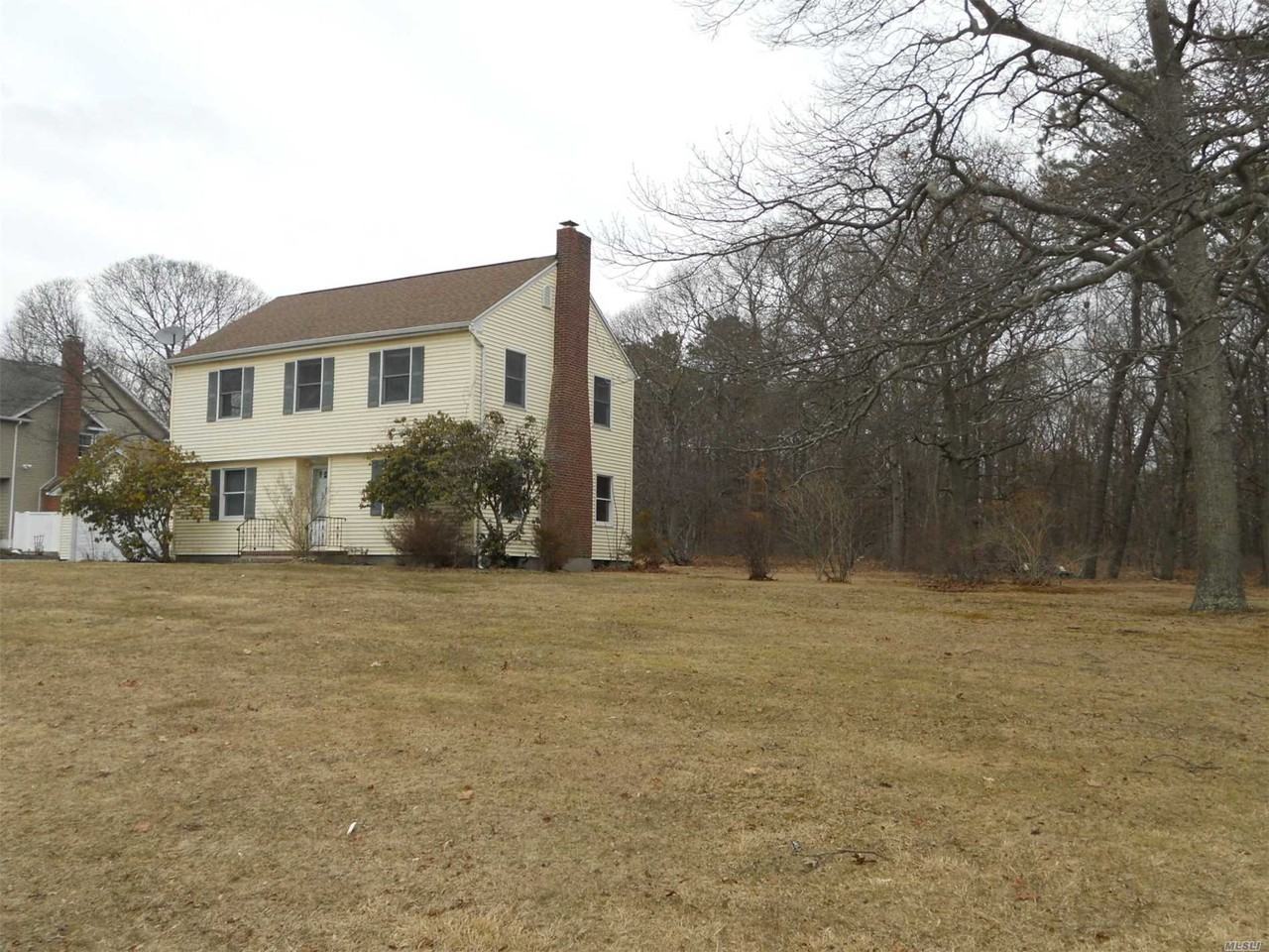 1213 Broadway Ave - Photo 3 of 16