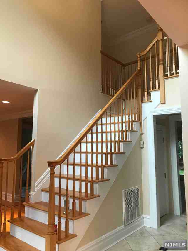 561 High St - Photo 3 of 15