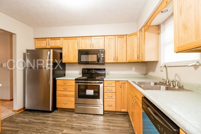 811 Victoria Dr - Photo 2 of 8