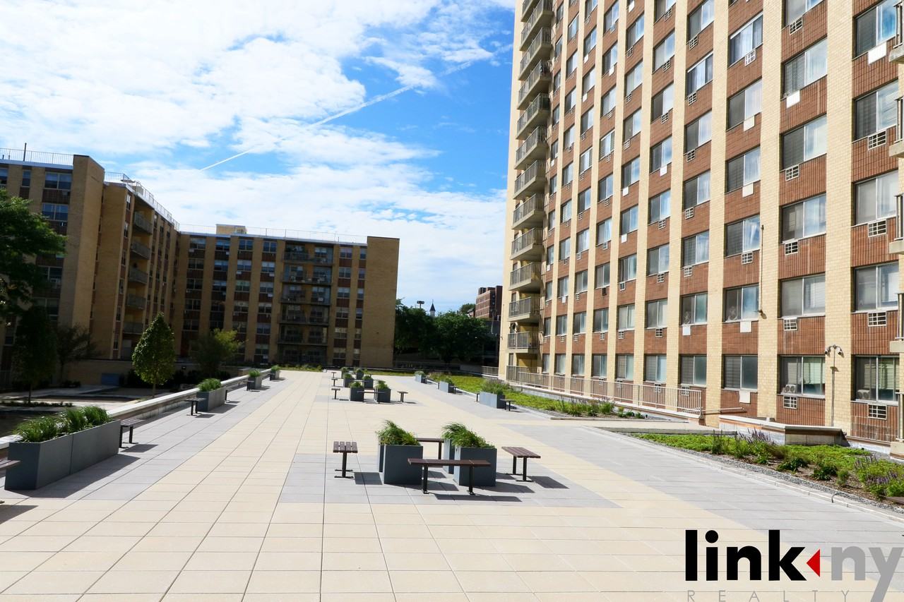 40 East Sidney Avenue #20D