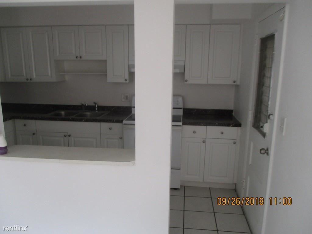 1750 N 17th Ct - Photo 3 of 8