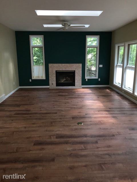 8431 Meade St - Photo 3 of 32