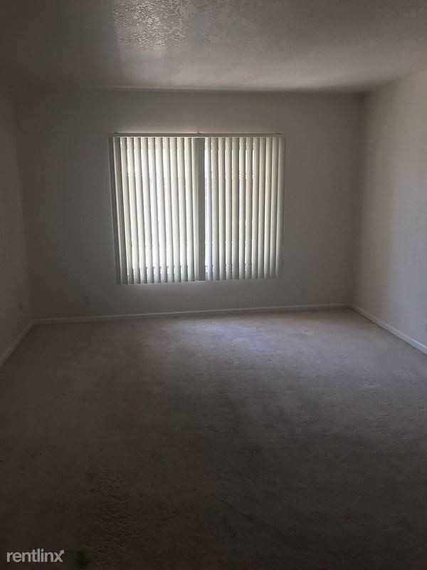 2645 Flory Dr - Photo 2 of 6