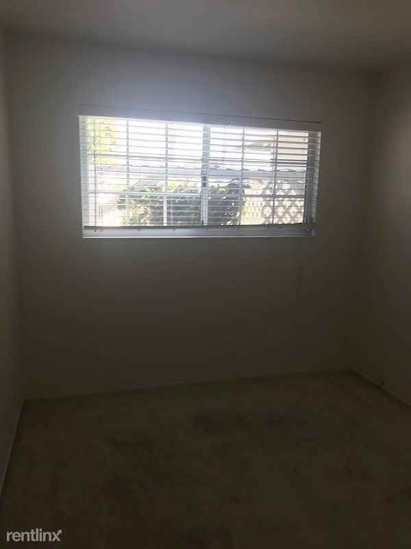 2645 Flory Dr - Photo 3 of 6