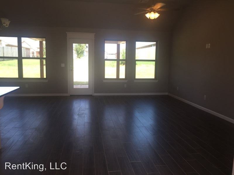 713 S Patterson Dr - Photo 3 of 12