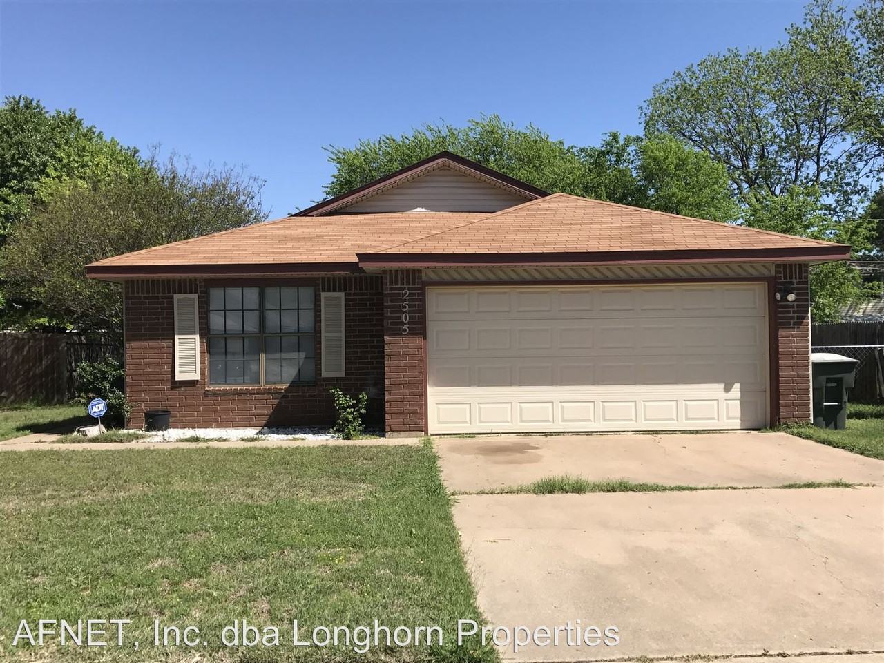 2505 Woodlands Dr - Photo 2 of 2