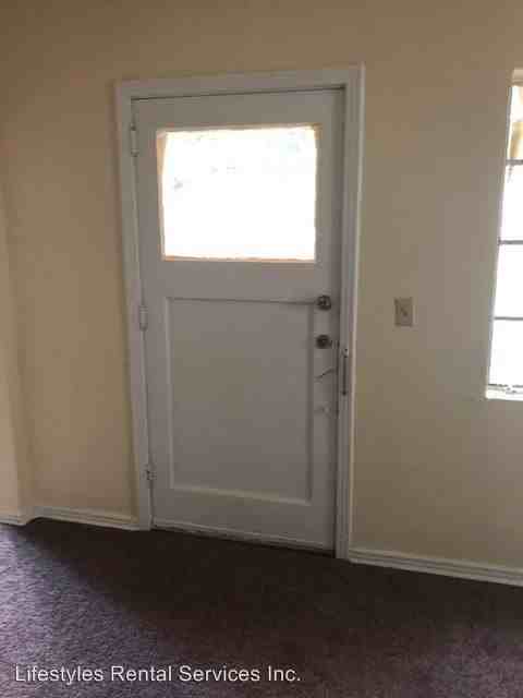 5219 Broadway Ave - Photo 2 of 35