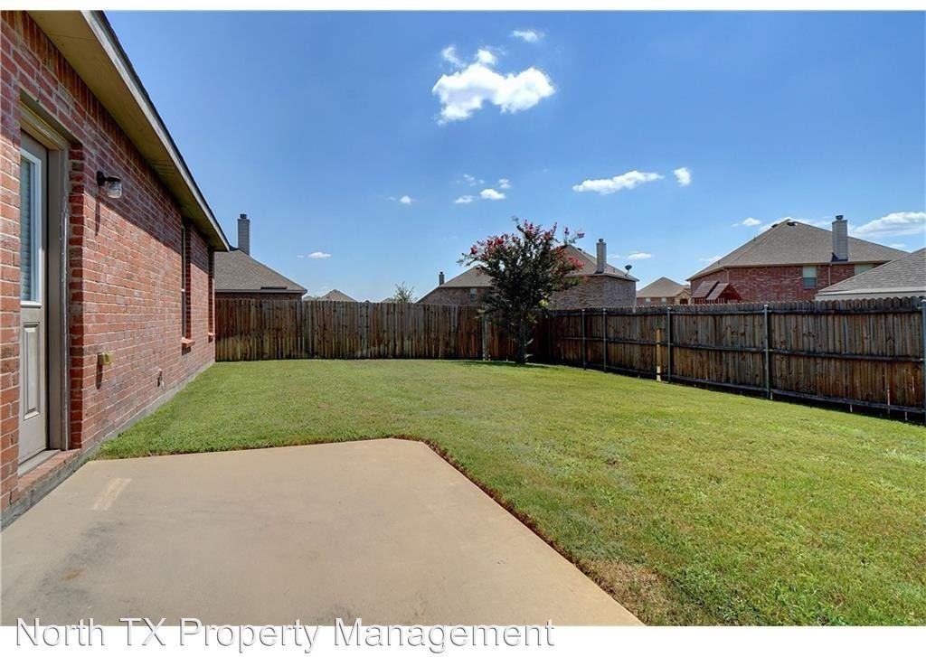 8845 Noontide Dr - Photo 3 of 29