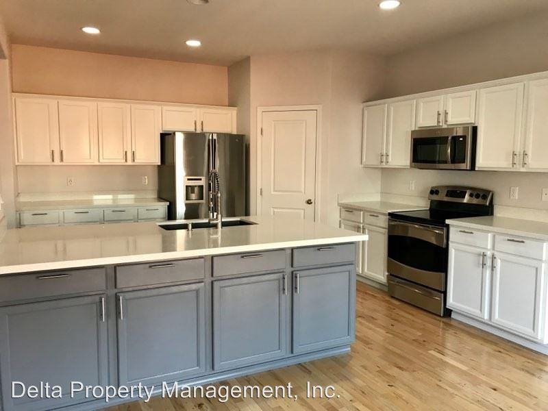 11806 58th Ave NE - Photo 2 of 14