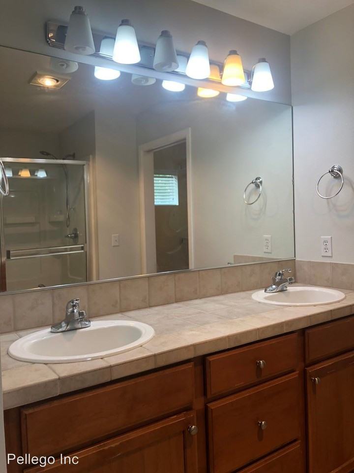 16117 167th Ave SE - Photo 3 of 20