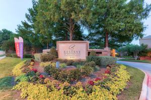 featured image of 4101 S Hulen St