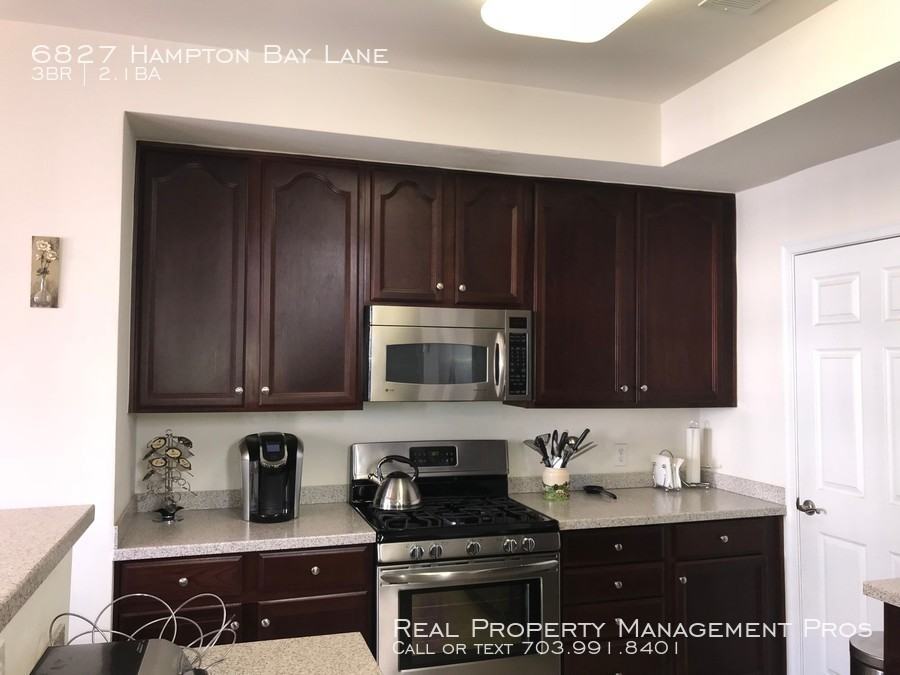 6827 Hampton Bay Ln - Photo 2 of 23