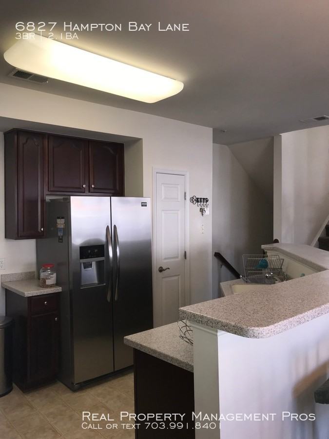 6827 Hampton Bay Ln - Photo 3 of 23