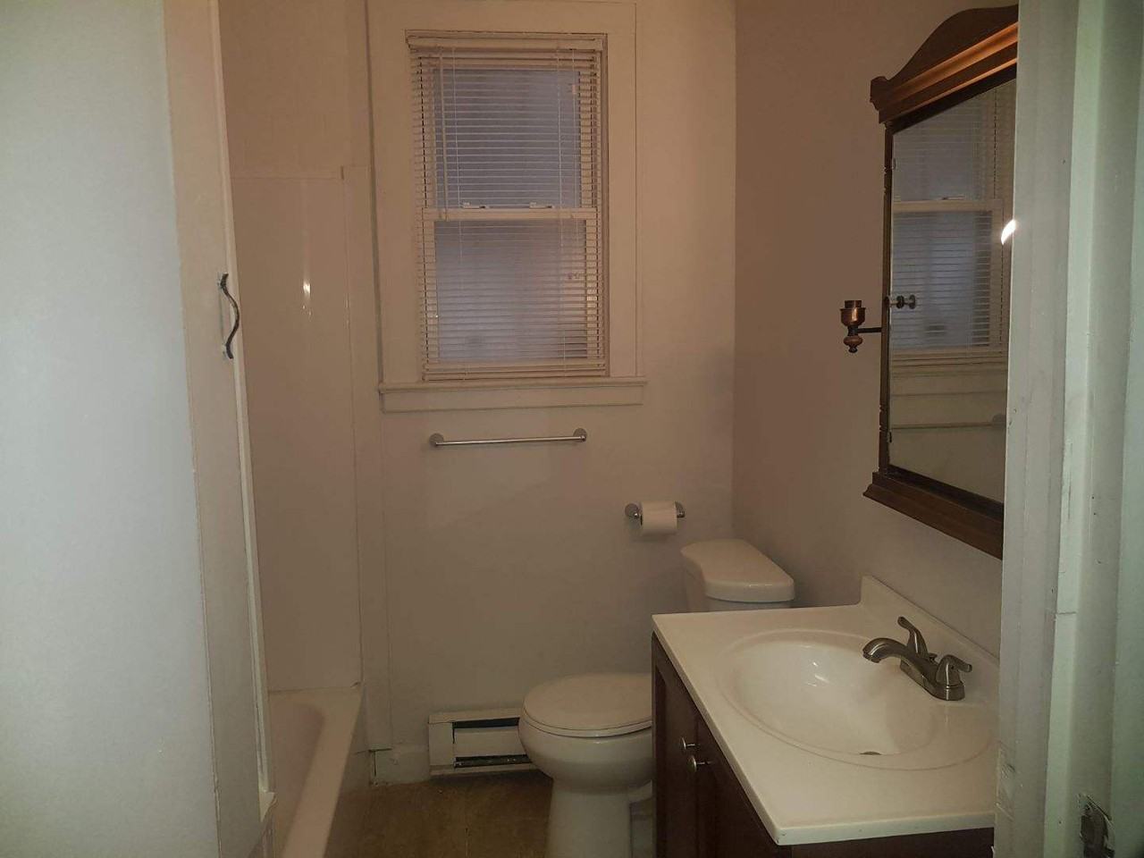 554 W Broadway - Photo 2 of 6