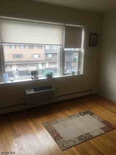 565 Grove St #C12 - Photo 3 of 11