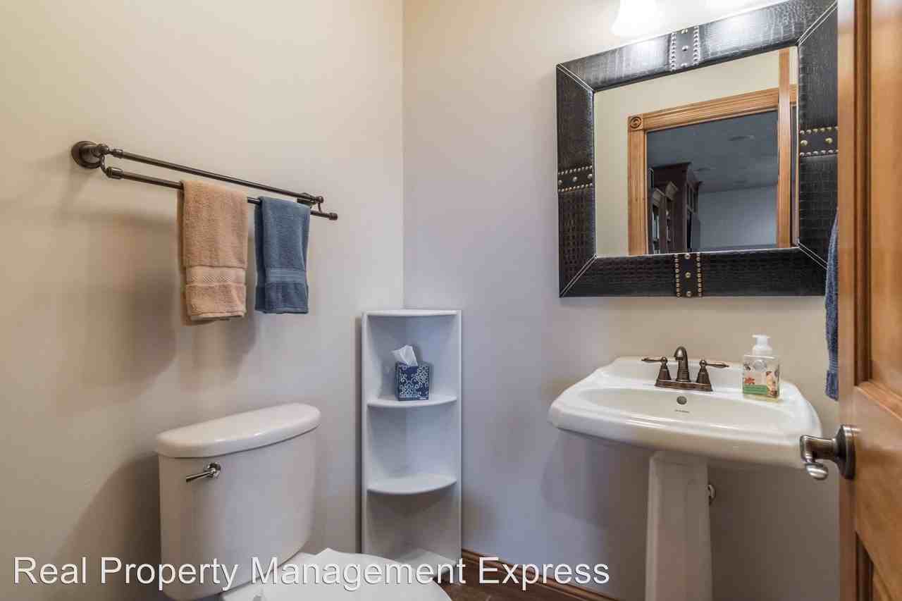 1908 River Bluff Dr - Photo 3 of 42