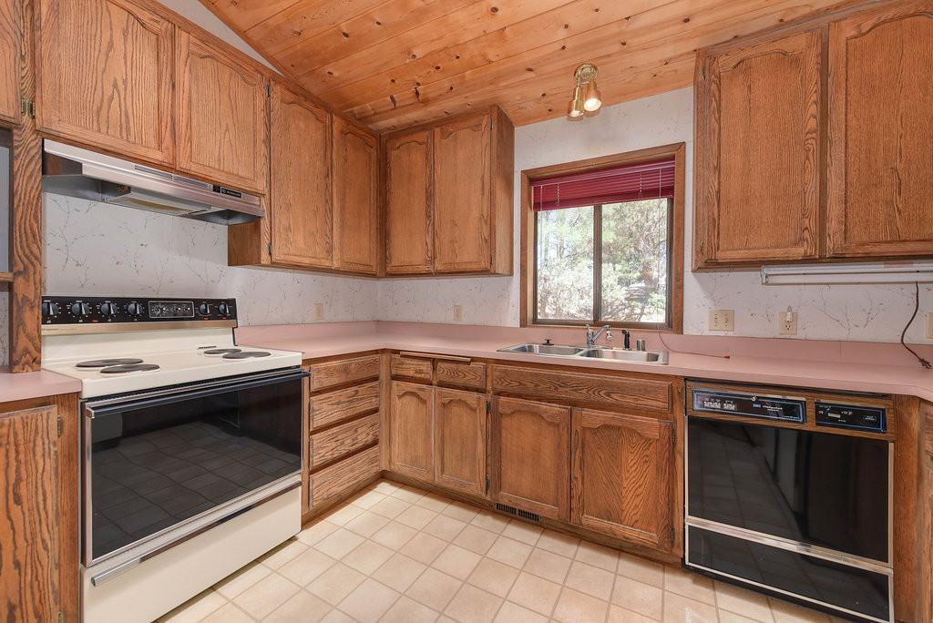 25710 Ashland View Ct - Photo 3 of 50