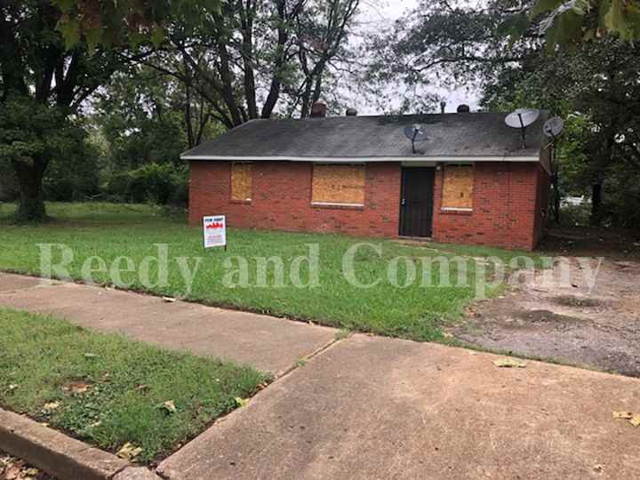 2740 Lola Ave - Photo 2 of 9