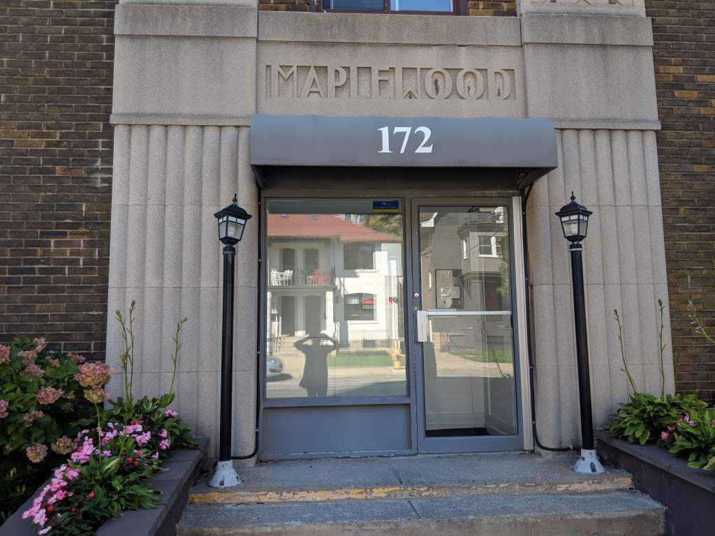 ST CLAIR & BATHURST 172 Vaughan Rd, Toronto, ON M6C 2M3 Apartment