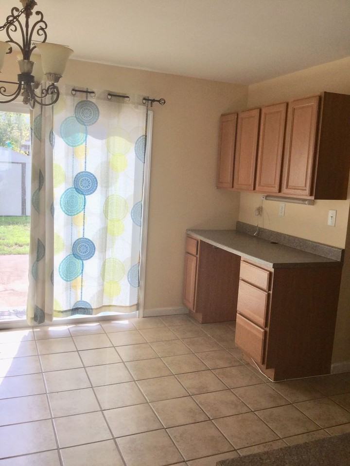 502 Daisy Dr - Photo 3 of 9