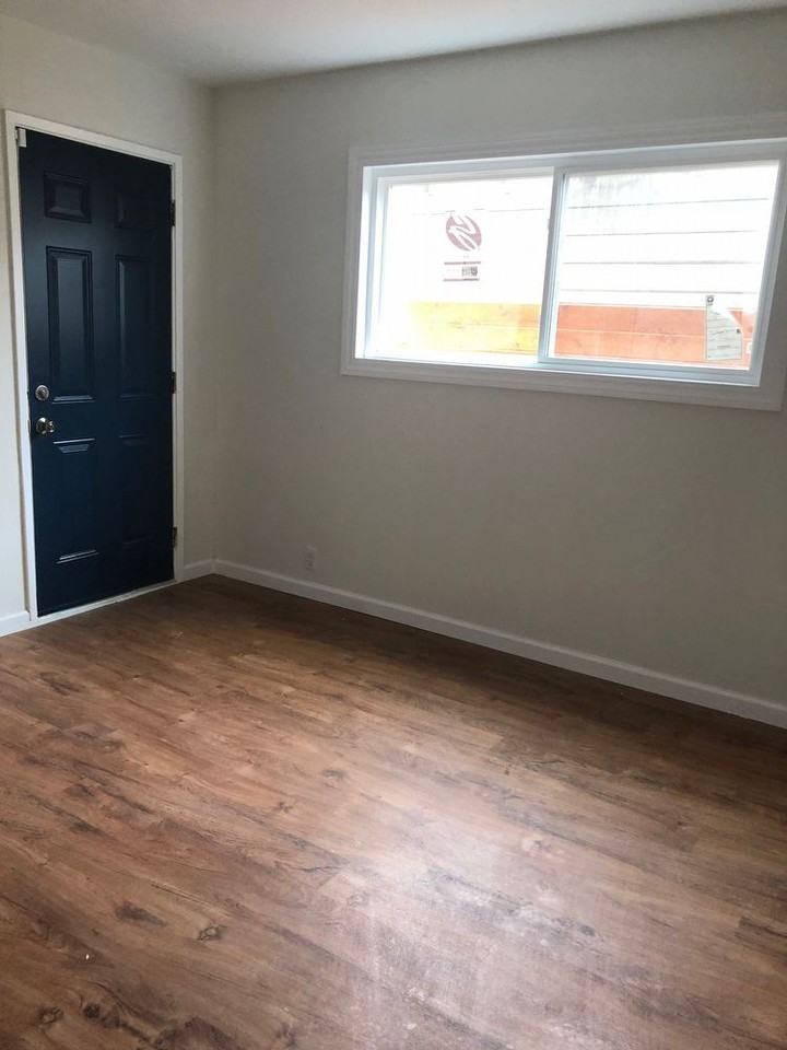 1050 71st Ave - Photo 2 of 15