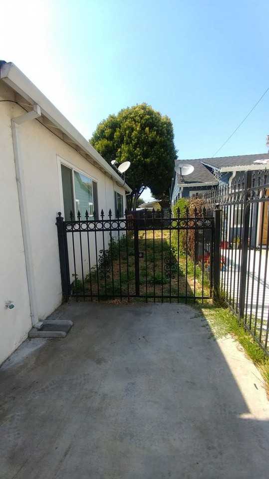 2857 38th Ave - Photo 2 of 50