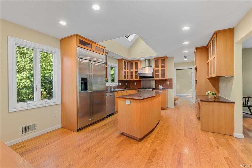 70 Somerstown Rd - Photo 2 of 27