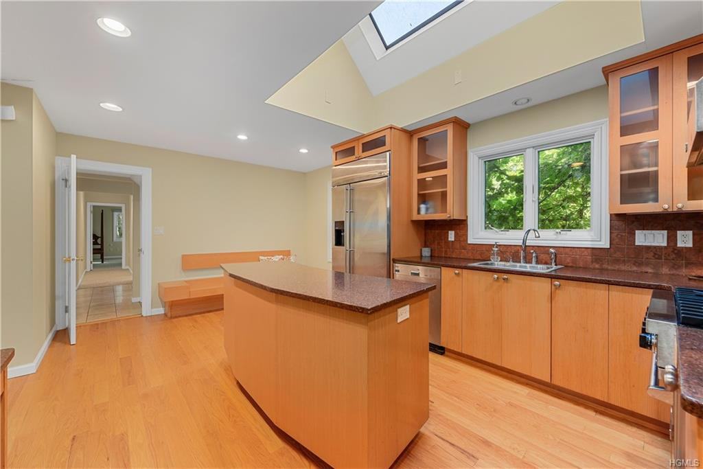 70 Somerstown Rd - Photo 3 of 27