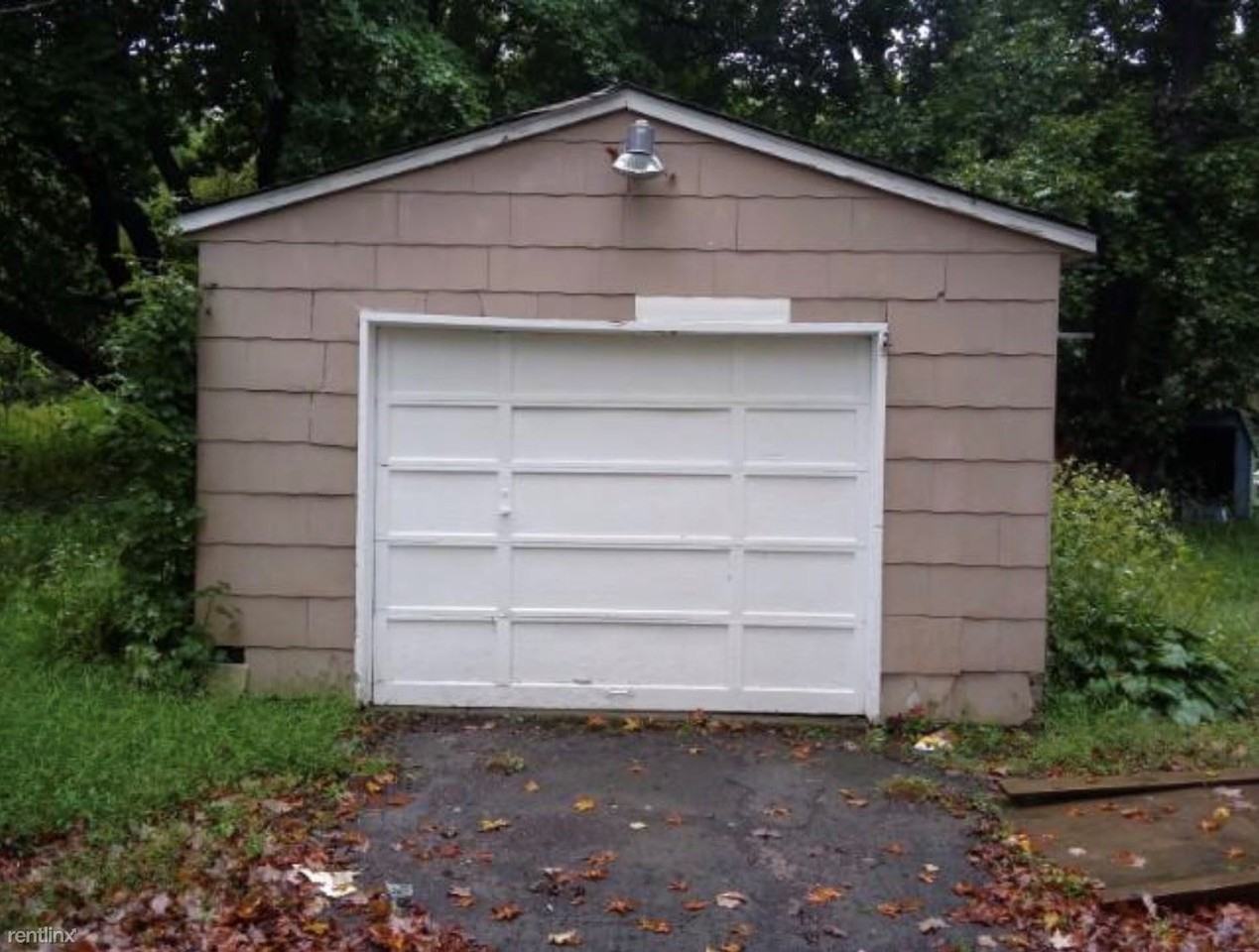 40 Ross Ruland Rd - Photo 2 of 12