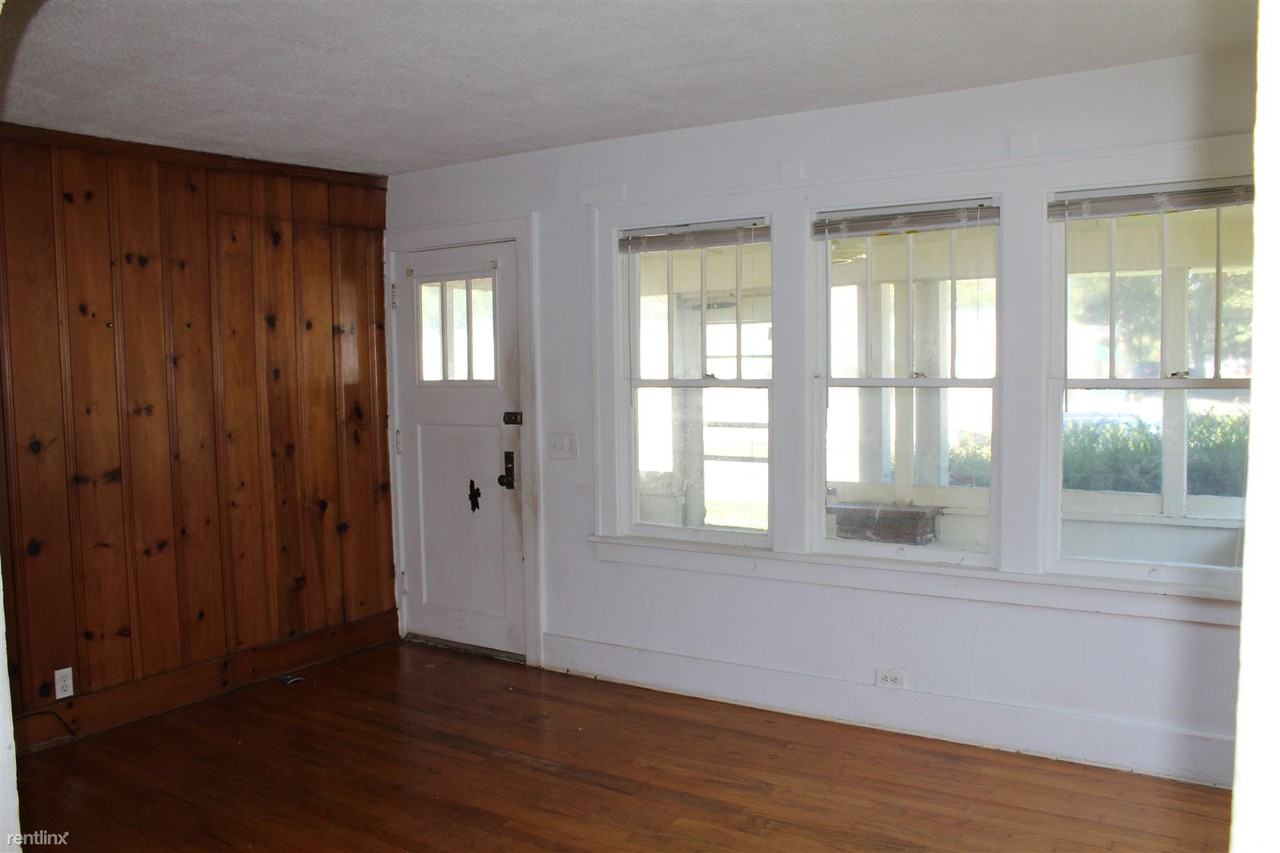 120 E Oak Grove Ave - Photo 3 of 8