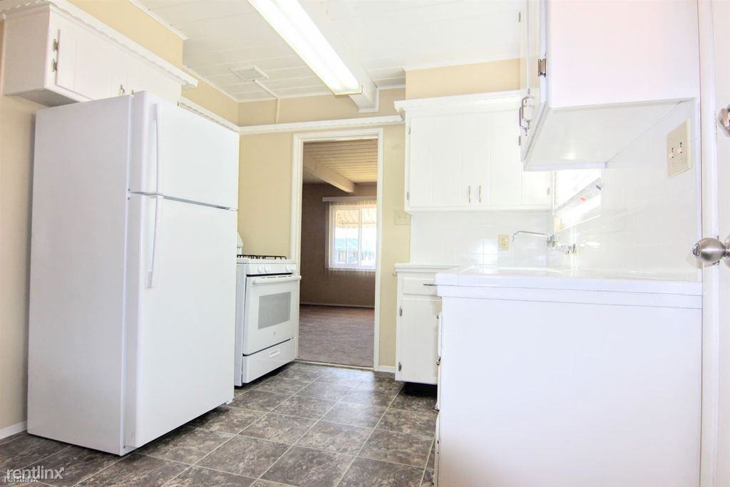 1466 Carlson Blvd - Photo 2 of 11