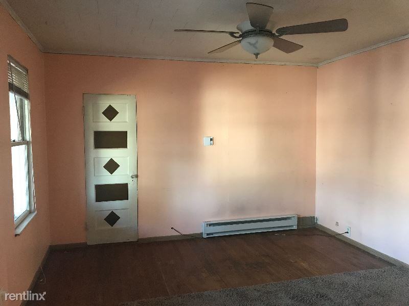 19 Oak St - Photo 3 of 9