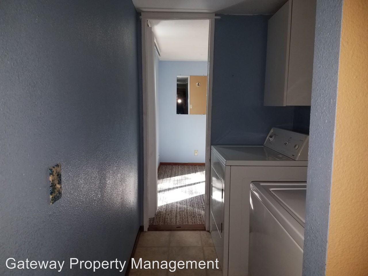 211 N Union Dr - Photo 2 of 18