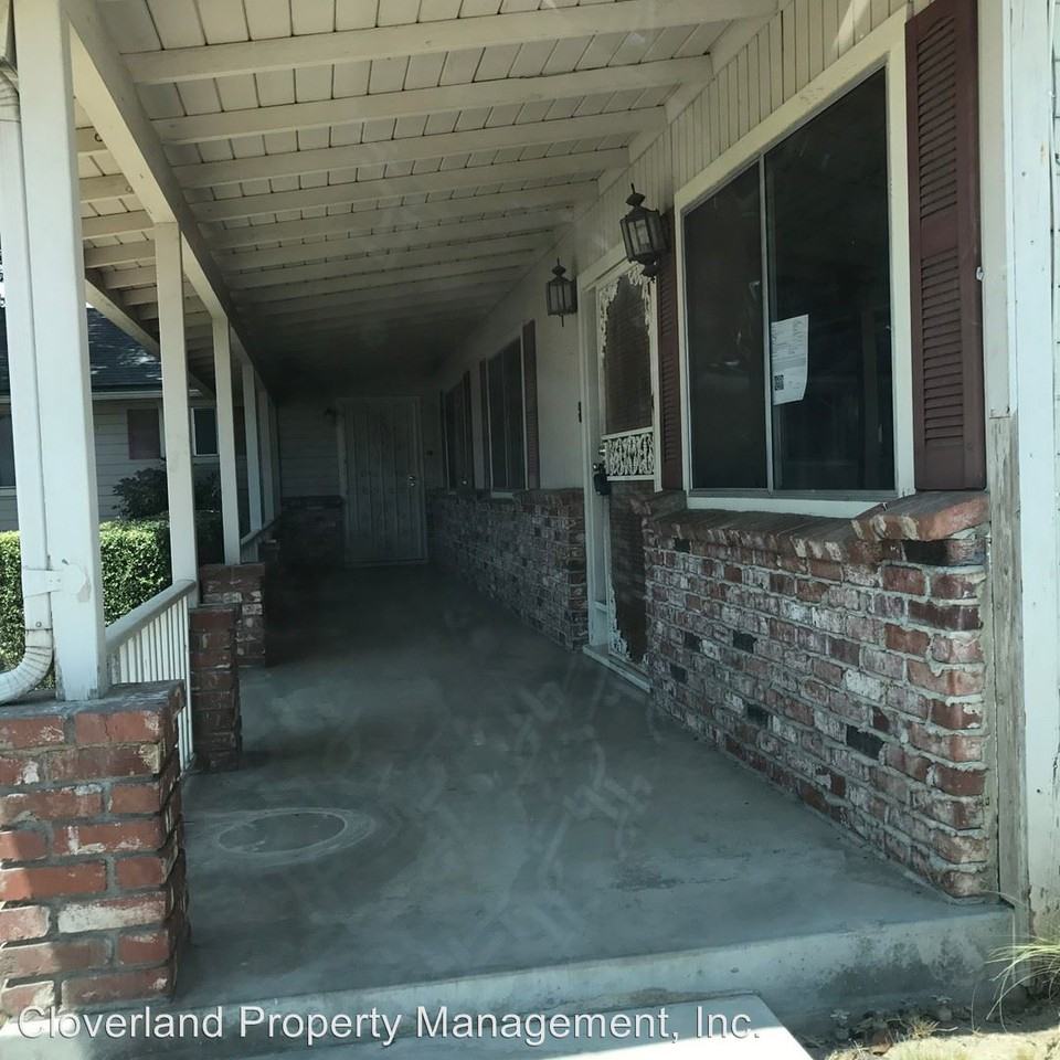 900 Rose Ave - Photo 2 of 11