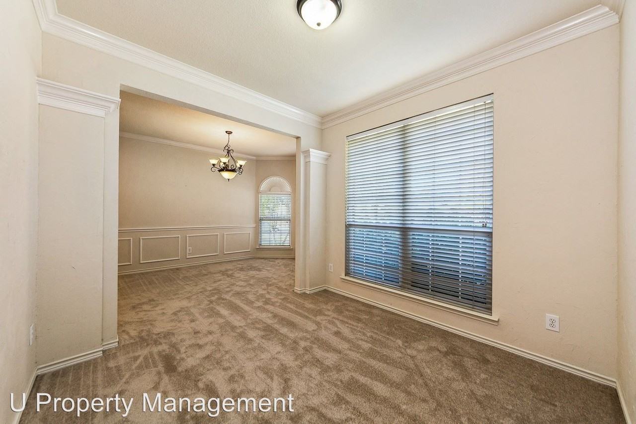 1317 Woodmoor Dr - Photo 2 of 31