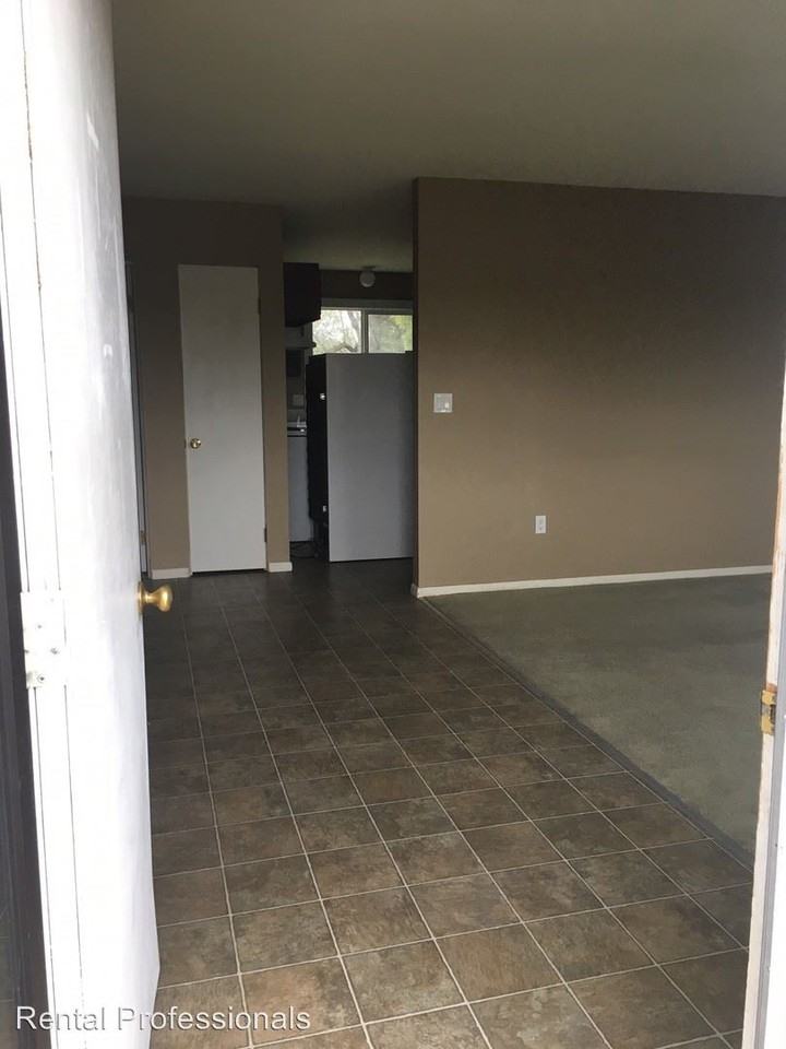 509 N 16th Ave - Photo 2 of 24