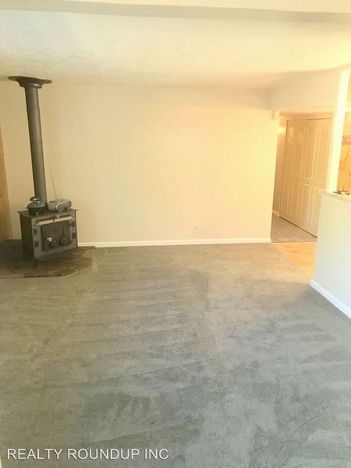 2532 Stansberry Way - Photo 3 of 16