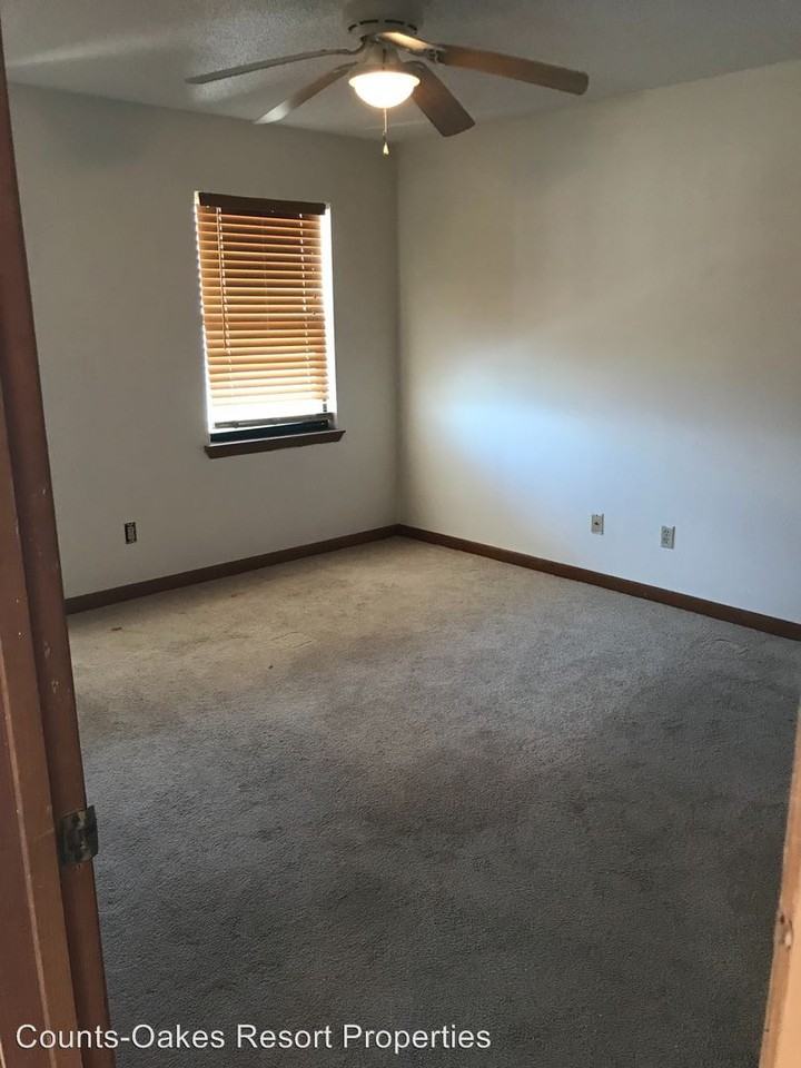 109 30th St #30-2 - Photo 2 of 5