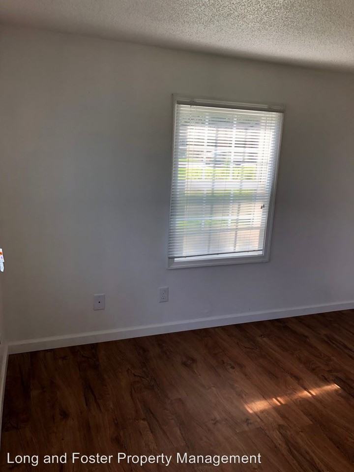 1455 Millpond Rd - Photo 3 of 24