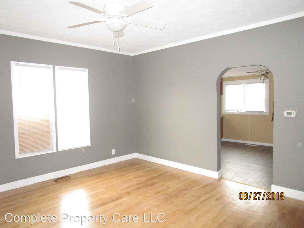 305 W Walnut St - Photo 3 of 11