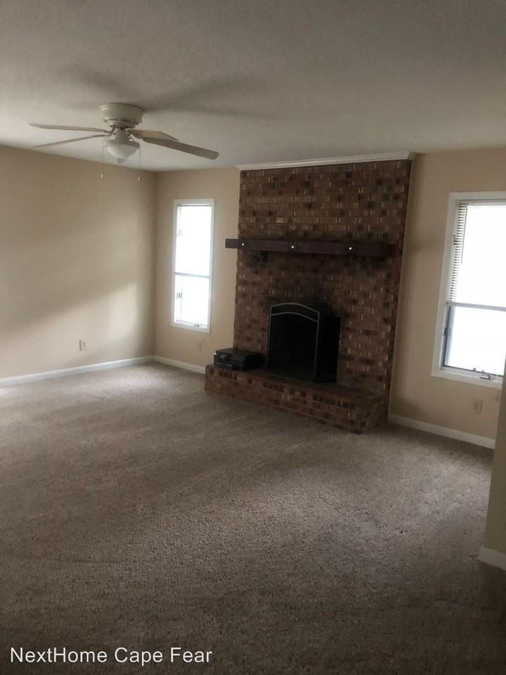 102 SE 29th St - Photo 2 of 6