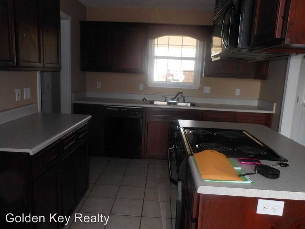 101 Trevore Ct - Photo 2 of 10