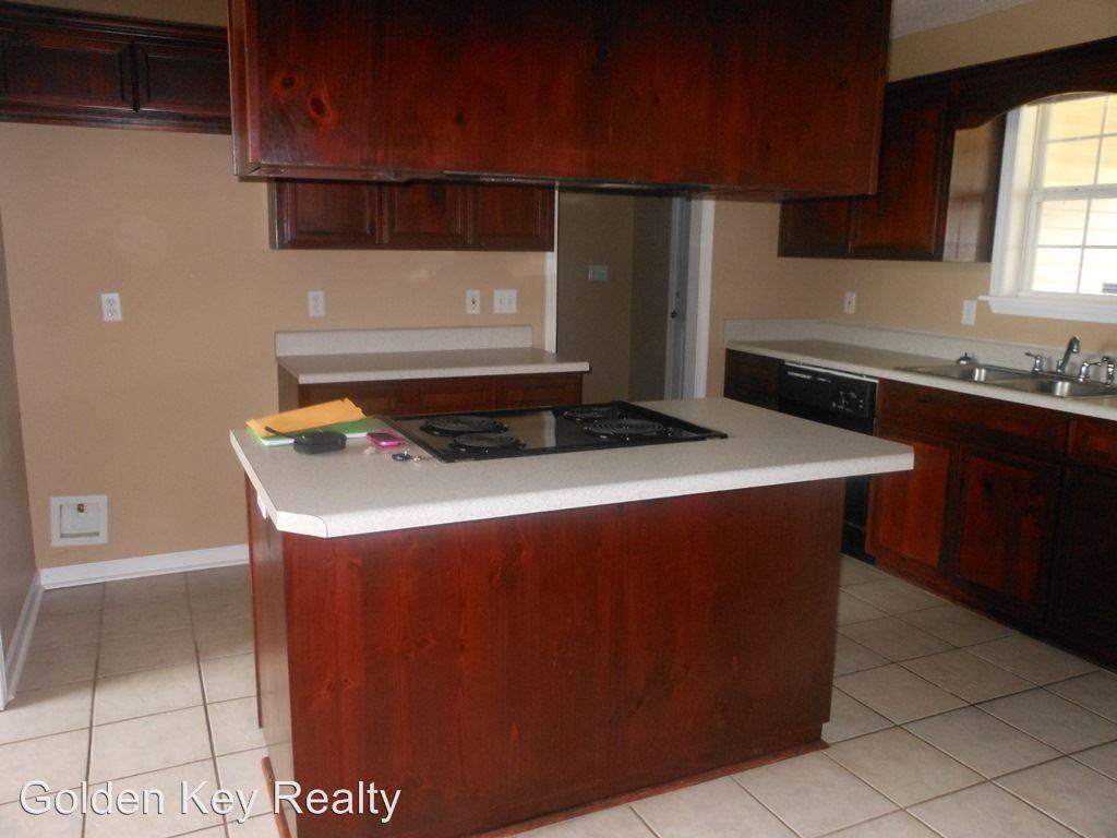 101 Trevore Ct - Photo 3 of 10