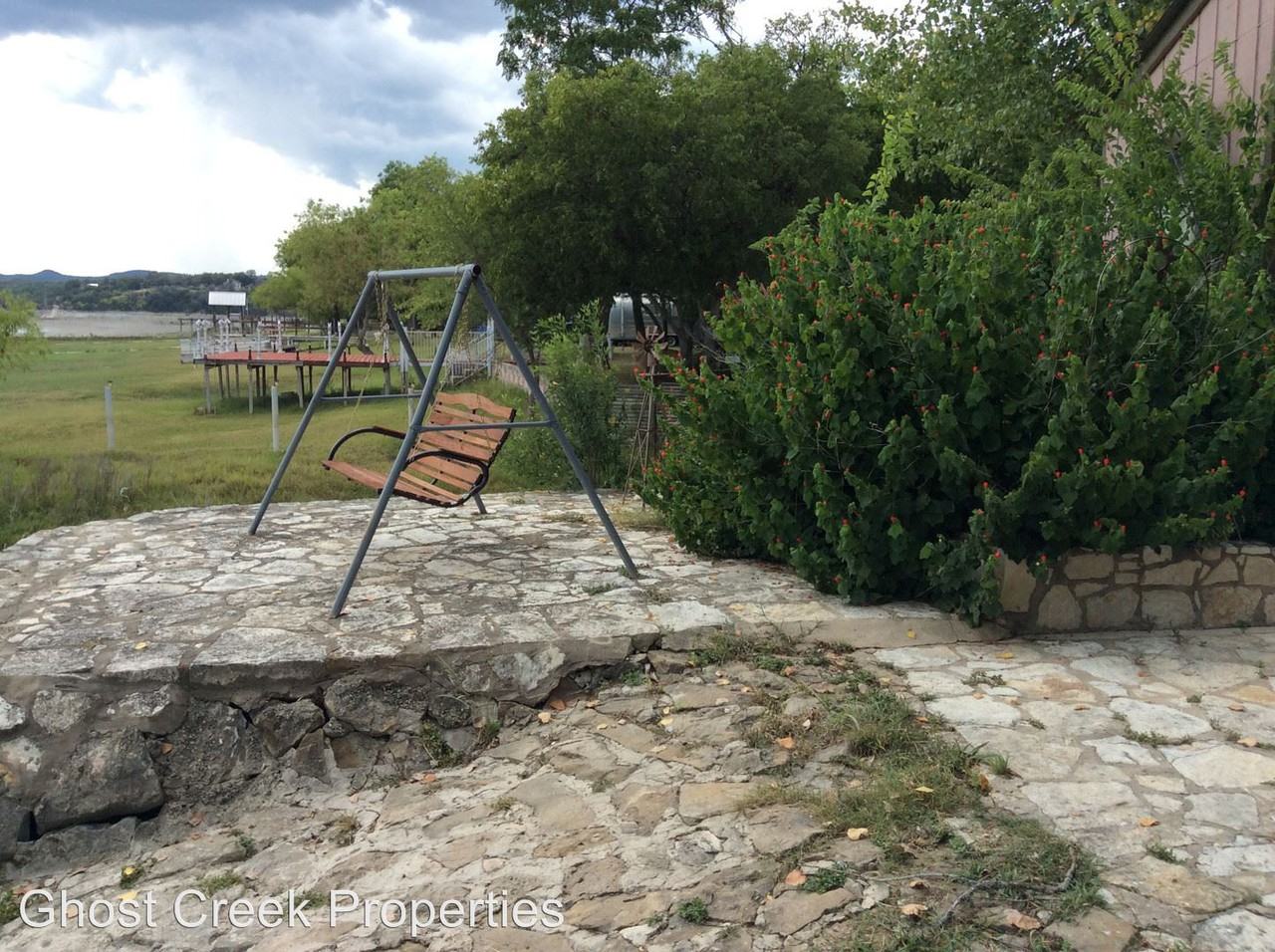 827 Lakeshore Dr S - Photo 3 of 14