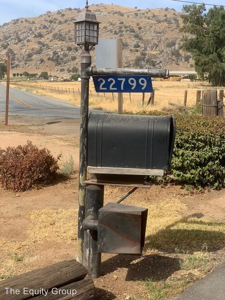 22799 E Myer Dr - Photo 2 of 24