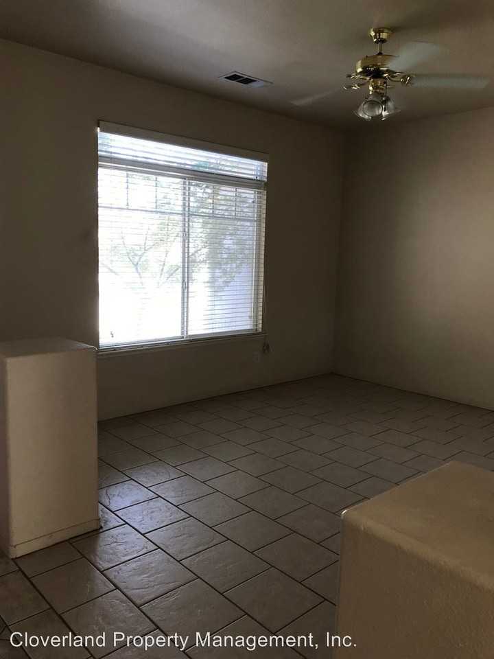 2513 Goldridge St - Photo 3 of 18