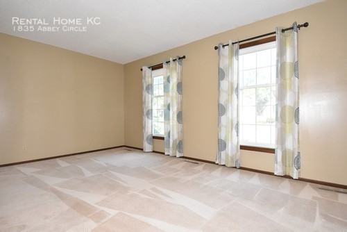 1835 S Abbey Cir - Photo 3 of 30